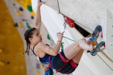无缘奥运！法国16岁攀岩天才少女坠崖身亡