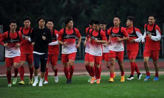 新华社：王兴说法确实错了，但中国足球应该虚心学习