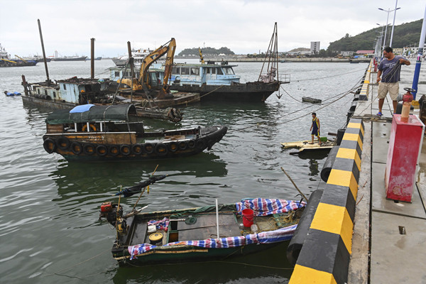 12日中午前廣東海域所有漁船須回港避風