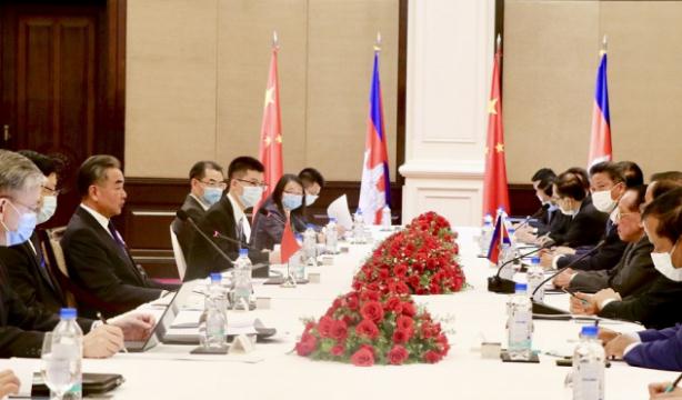 王毅晤柬埔寨副首相  中柬將簽自貿協定