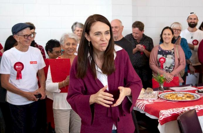 新西蘭大選結束 初步點票執政工黨壓倒性領先