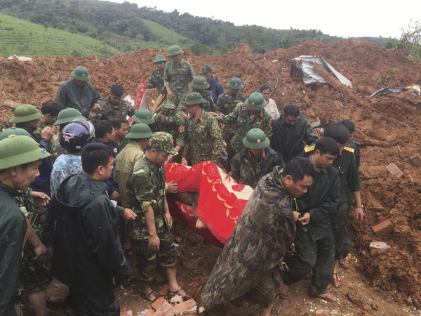 越南中部發生山體滑坡 22軍人被埋其中5人死亡
