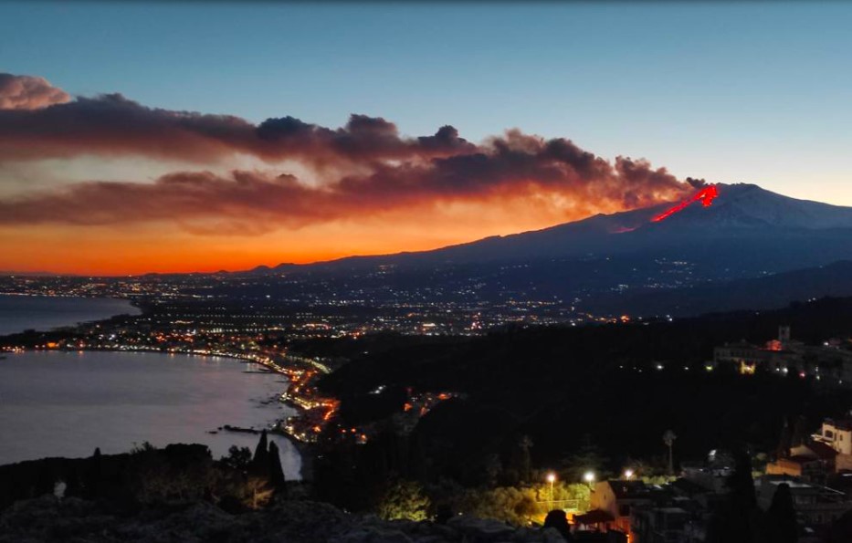 意大利埃特納火山劇烈噴發 當地機場臨時關閉