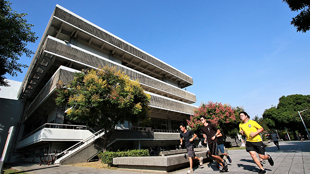 少子化現象嚴重 台灣今年9月大學生首跌破百萬人