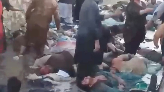喀布爾機場爆炸死亡過百  「伊斯蘭國」认责料威脅陸續有來