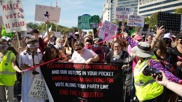 美國東西兩岸啟動660場遊行 反對德州墮胎禁令
