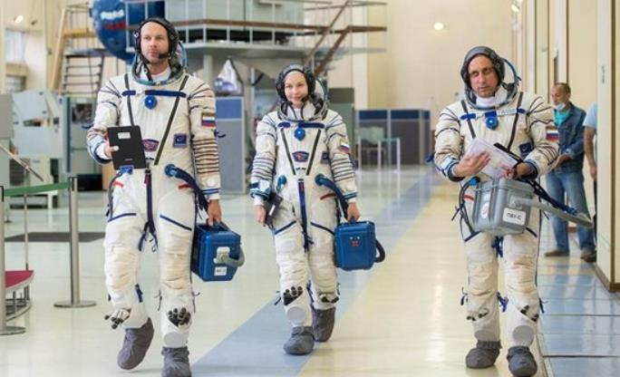 俄羅斯兩名電影工作者進入國際空間站