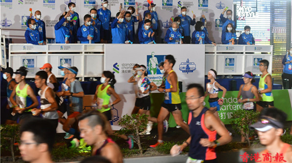 圖集丨香港馬拉松24日晨開跑