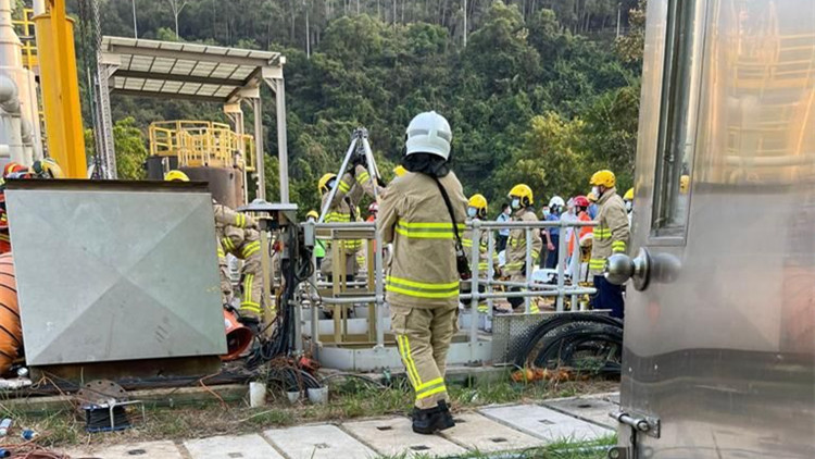 小蠔灣污水廠4工人墮困沙井  1女工傷重不治