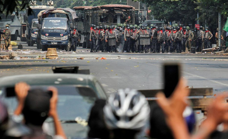 緬甸軍車鎮壓示威 釀5死拘15人
