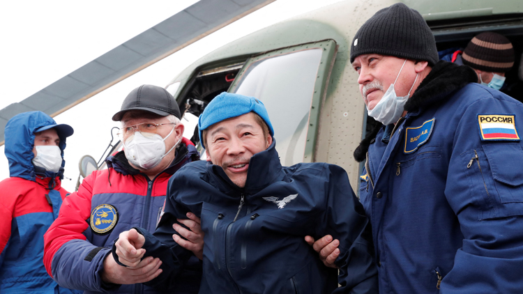 日本富豪前澤友作返回地球 結束12天國際太空站之旅