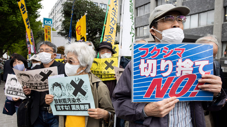 日本單方面決定向海洋排放核污染水  中方：名副其實的掩耳盜鈴