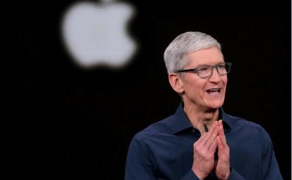 蘋果市值不斷創新高 CEO庫克去年年薪升至近1億美元
