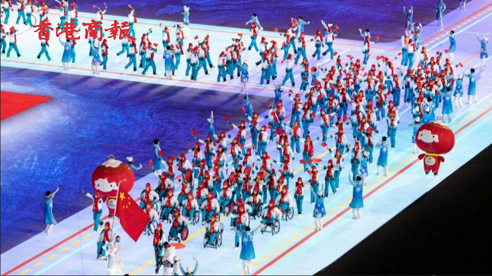 有片 | 中國冬殘奧代表團入場 鳥巢響起《歌唱祖國》 全場歡呼