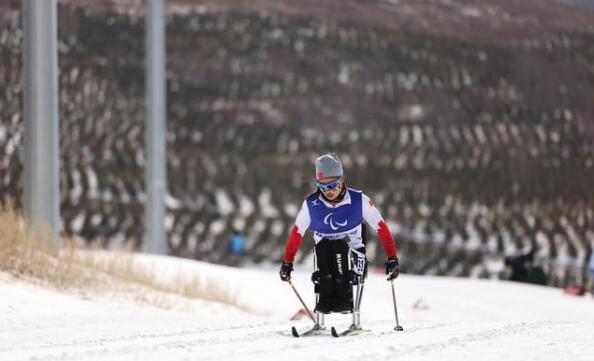 第5金！楊洪琼越野滑雪女子長距離坐姿組奪冠