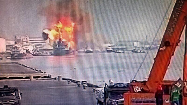 泰國北欖府碼頭發生油輪爆炸 造成3人受傷1人失蹤