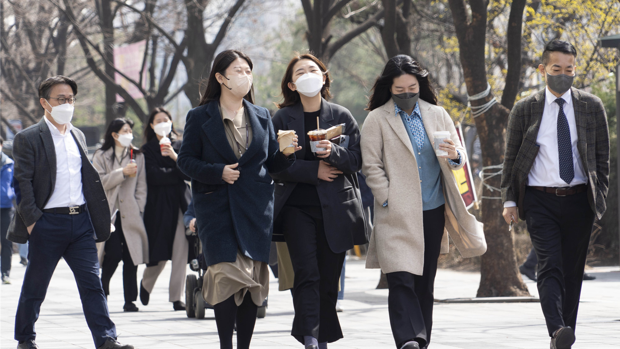 韓國新冠日增確診超60萬例創新高 世衛籲警惕全球疫情再現升勢