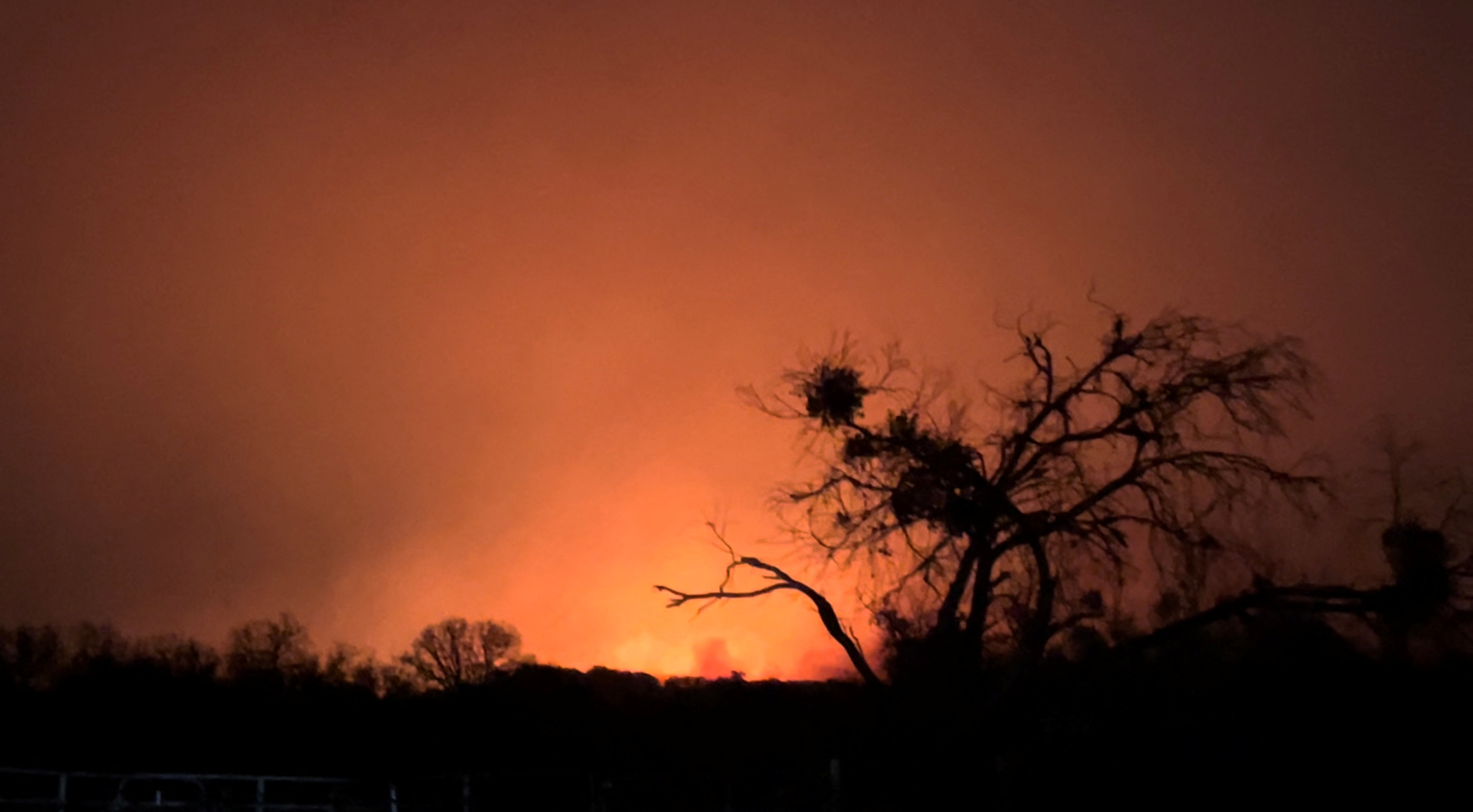 美國得州山火持續肆虐 仍有85%火勢尚未得到控制