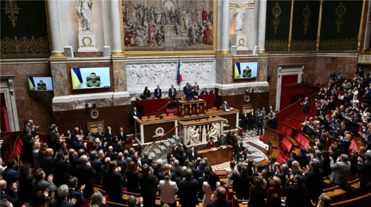 烏克蘭總統澤連斯基在法國國民議會發表視頻演講