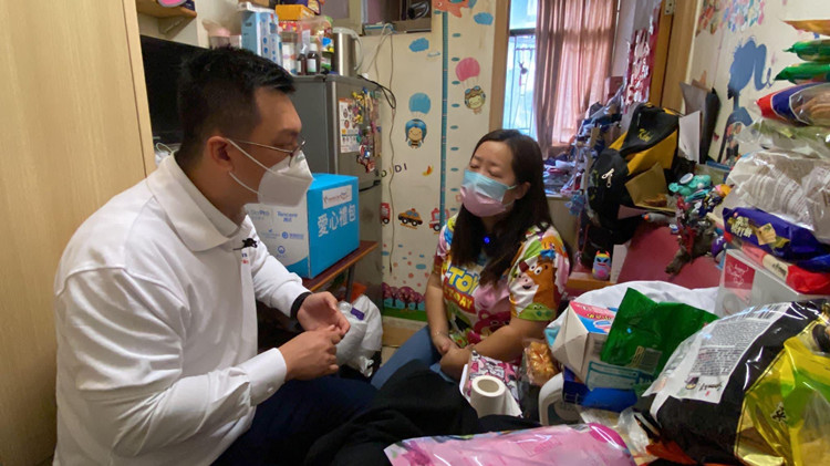 香港社福界關愛劏房戶（獨居長者） 集中派發抗疫物資