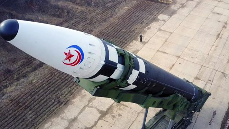 朝中社：金正恩會見成功試射新型洲際彈道導彈的功臣