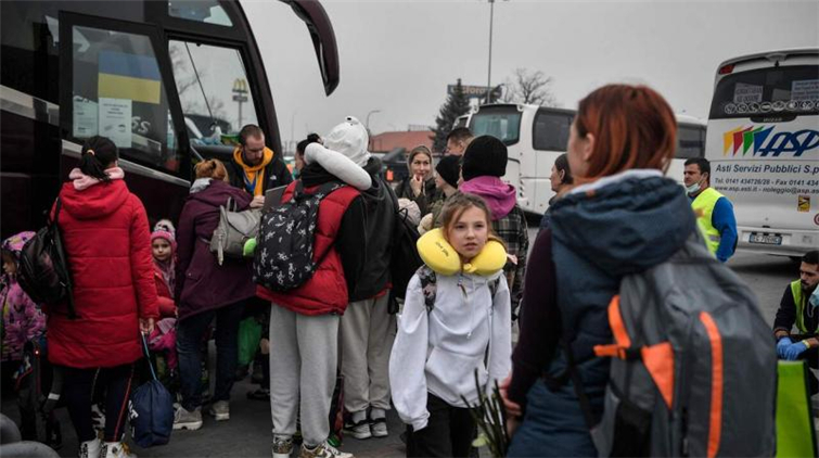 聯合國：逃離烏克蘭難民已逾400萬人 230多萬人到波蘭