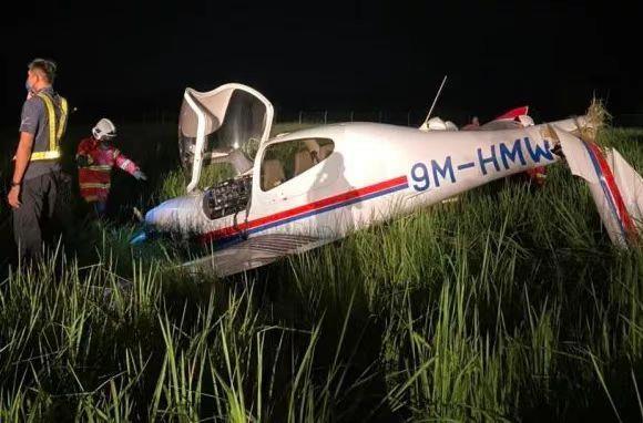 馬來西亞一架小型飛機墜落 一名飛行員受傷
