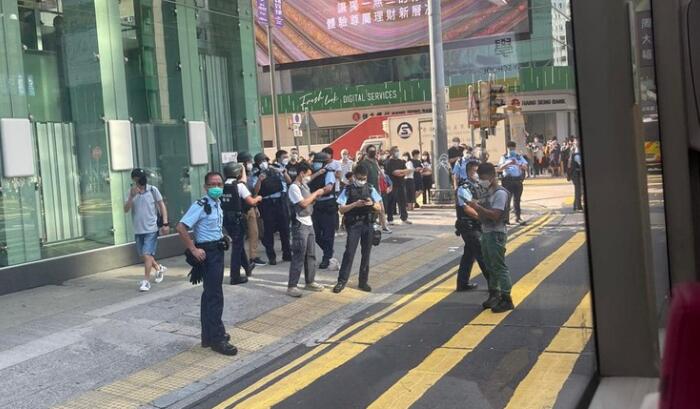 【追蹤報道】警方偵破旺角銀行打劫案 一73歲新加坡華僑被捕