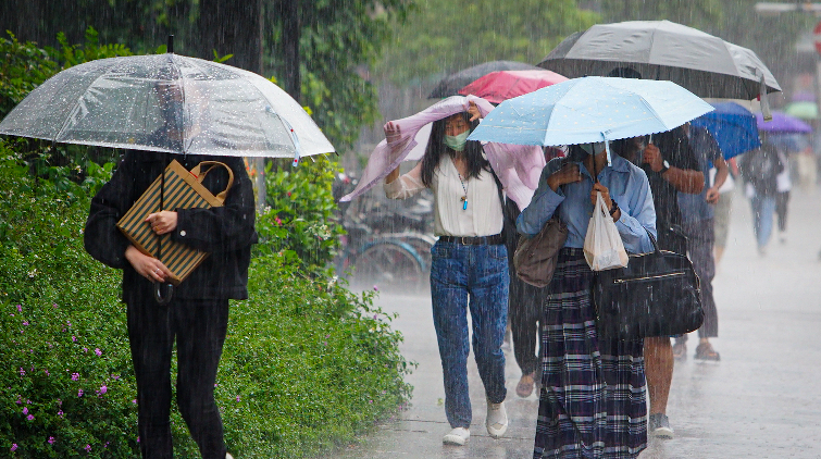 暴雨炸全台氣溫下降 中部以北及東北部防大雨