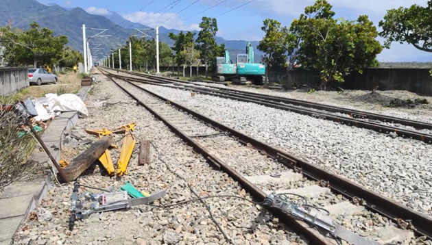 台鐵維修車釀2死1傷案 司機及瞭望員涉過失致死等罪遭起訴