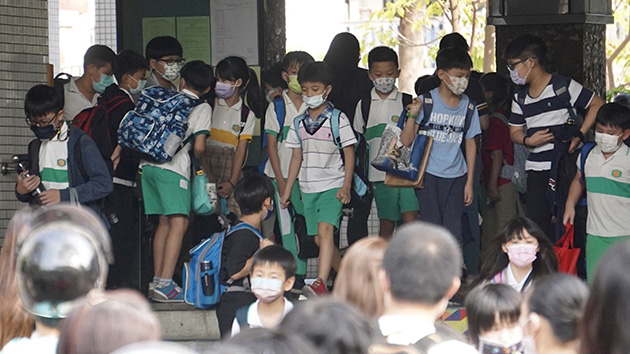 台灣染疫學生累計逾11萬例 教育部門加發60萬劑快篩