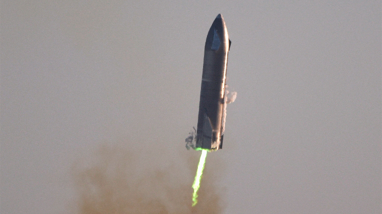 外媒：SpaceX助推器試射中起火 馬斯克指原型機受輕微損壞