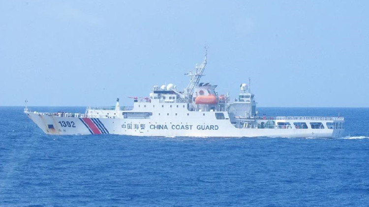 中國海警艦艇編隊在中國釣魚島領海巡航