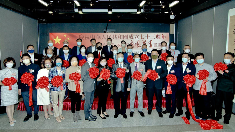 香港美術家、收藏家--春風萬里書畫展順利舉行