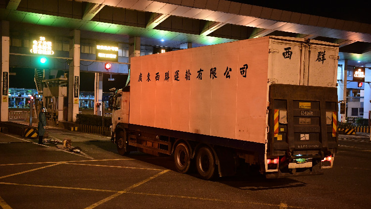 深圳海關全力保障供港活畜穩定供應 前11個月活畜供港近90萬頭