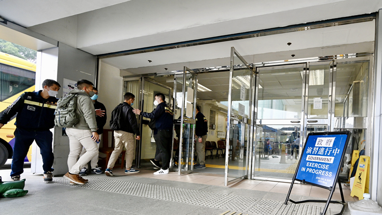 保安局率紀律部隊逾600人演練通關 確保口岸運作暢順