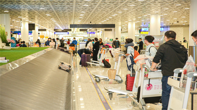 深圳機場單日客流量重回10萬人次