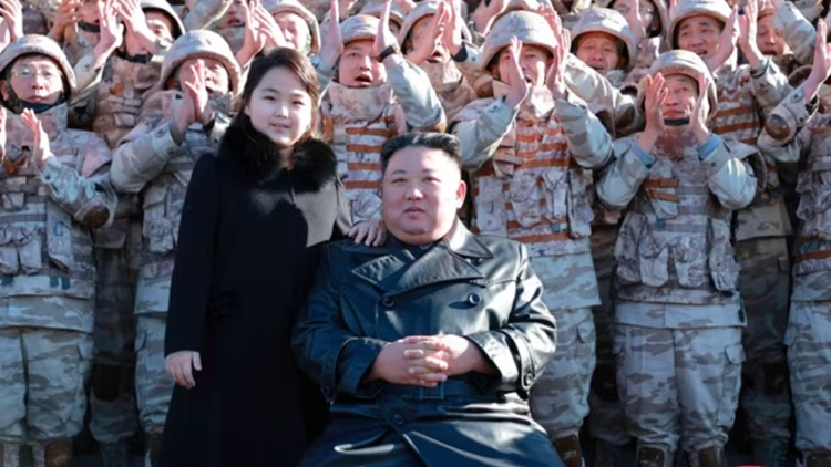 朝鮮最高領導人金正恩女兒「亮相」朝鮮郵票