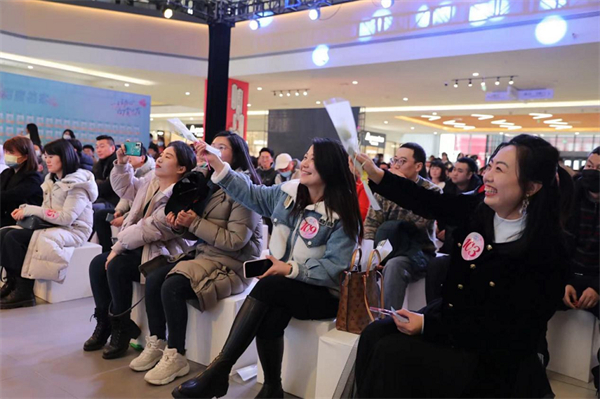 300名青年職工上演浪漫邂逅 瀋陽鐵西區為青年職工策劃「一站式」幸福