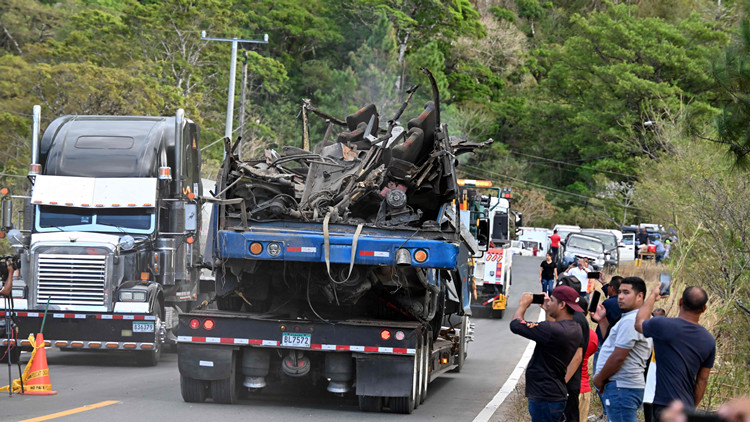 巴拿馬一巴士墜崖造成至少33人死亡