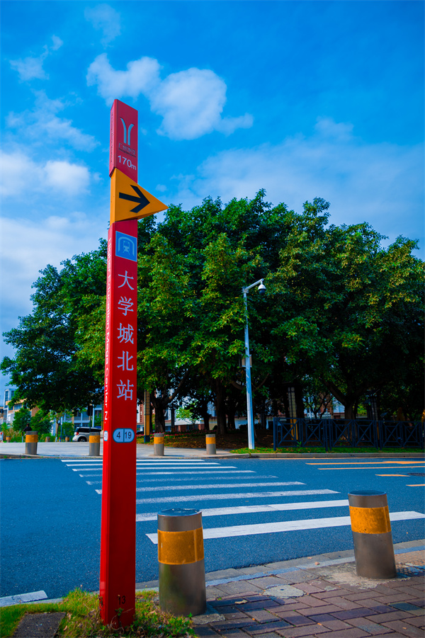 廣州地鐵導向柱標記距離信息