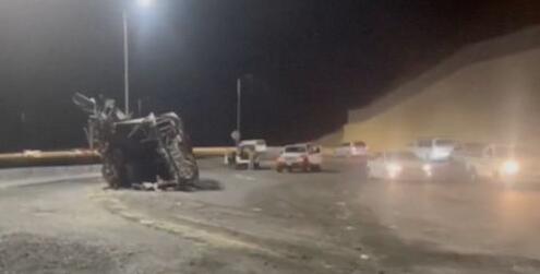 沙特一輛大客車在前往麥加途中撞橋翻車起火 至少20人死亡、29人受傷