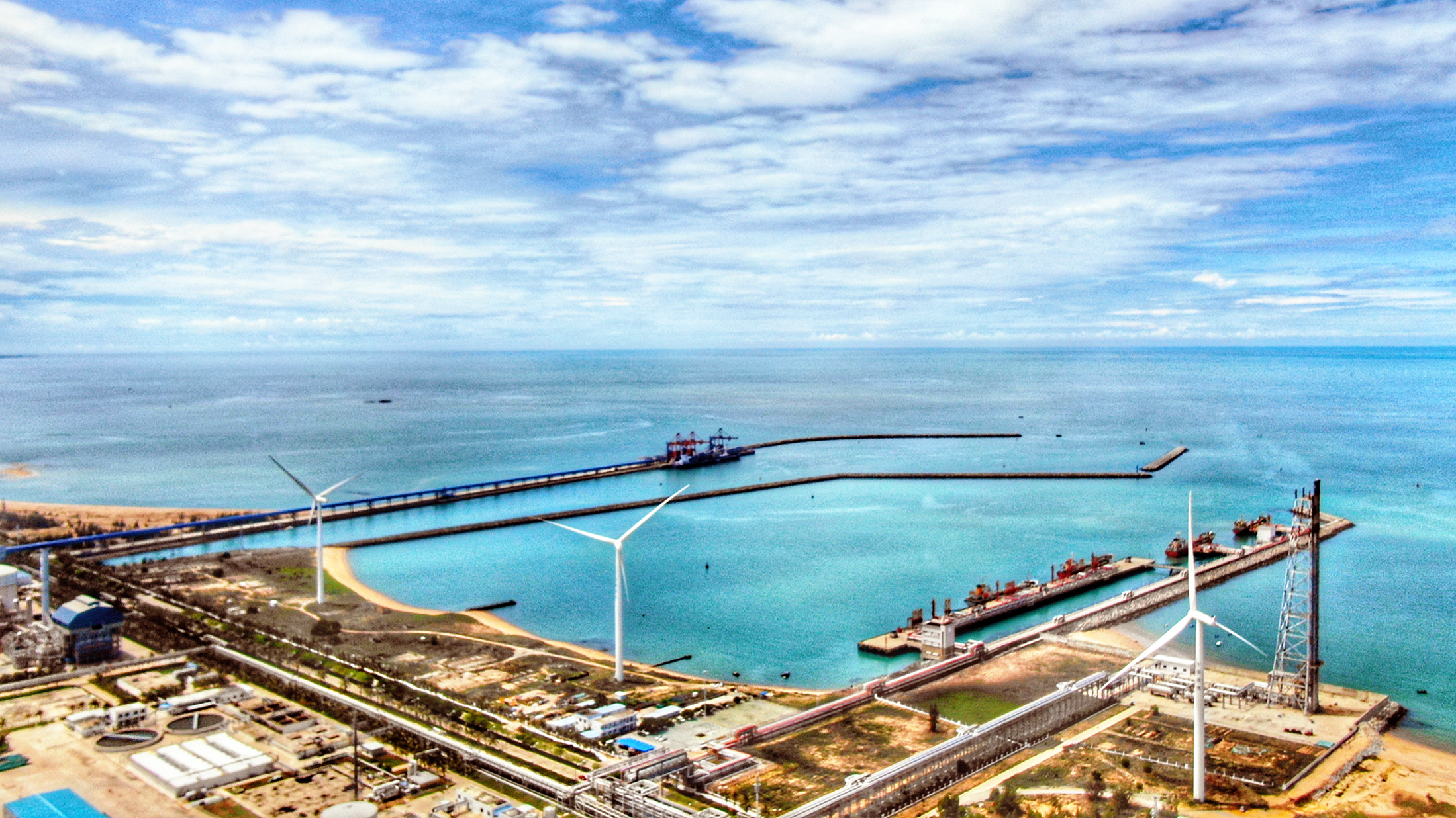 海南八所港新港區5萬噸級航道疏浚項目動工