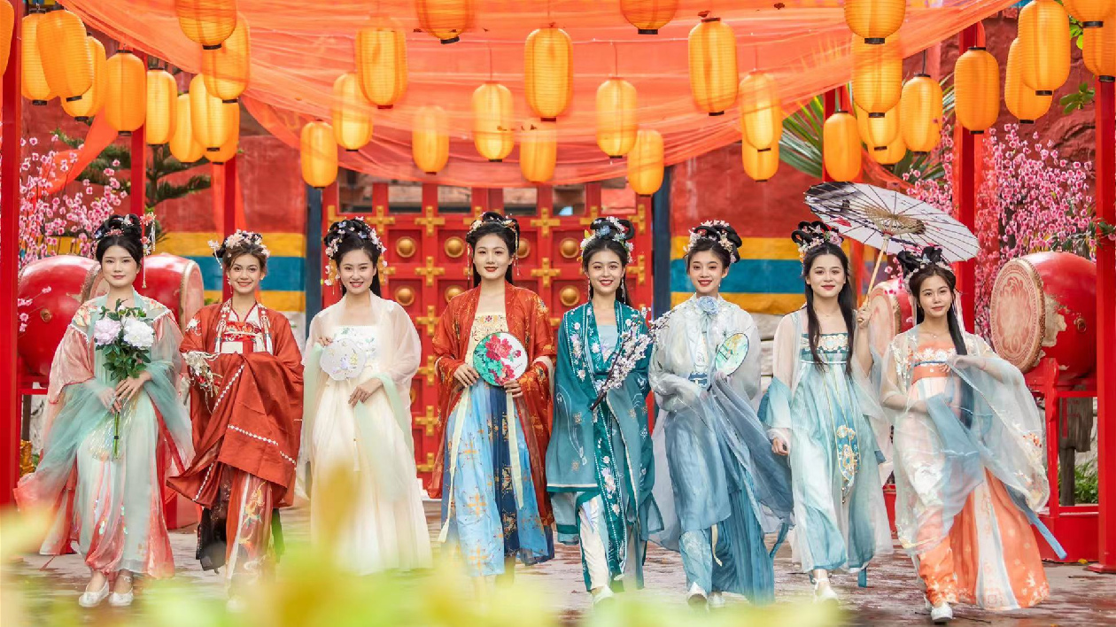 深圳歡樂谷打造華服遊園會 成為漢服愛好者集聚地