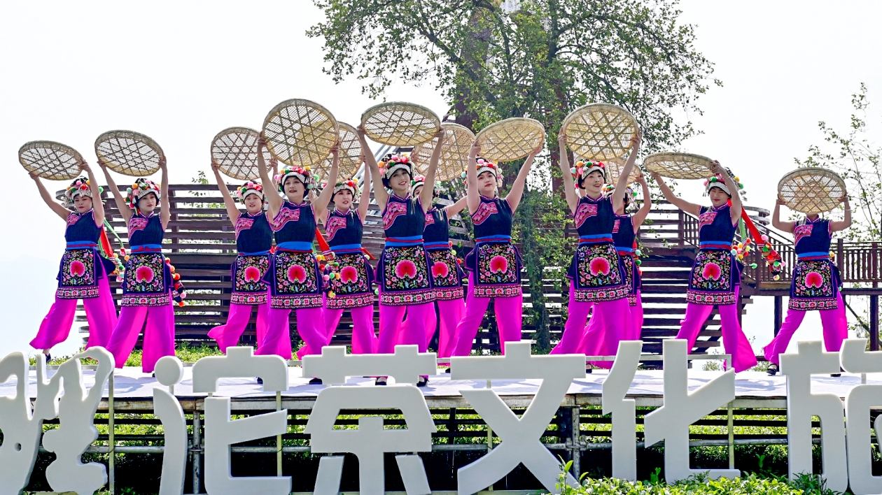 中國·大理沱茶文化旅遊節南澗開幕  8個招商引資項目現場簽約