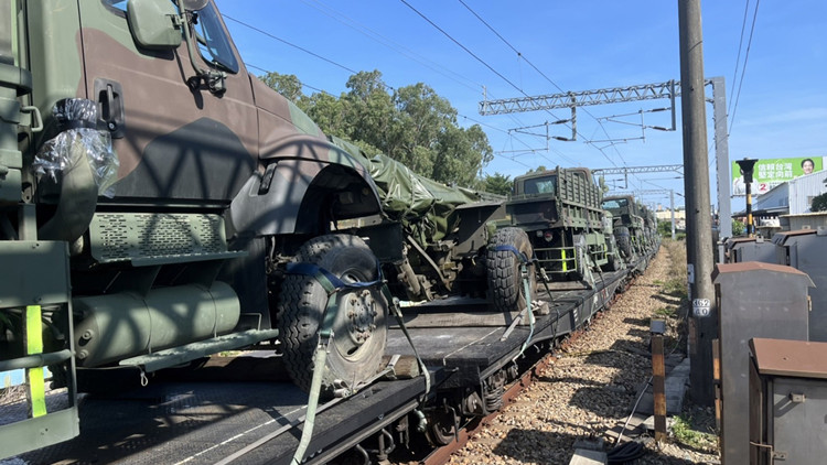 台鐵載運軍備火車故障 致26列次列車延誤