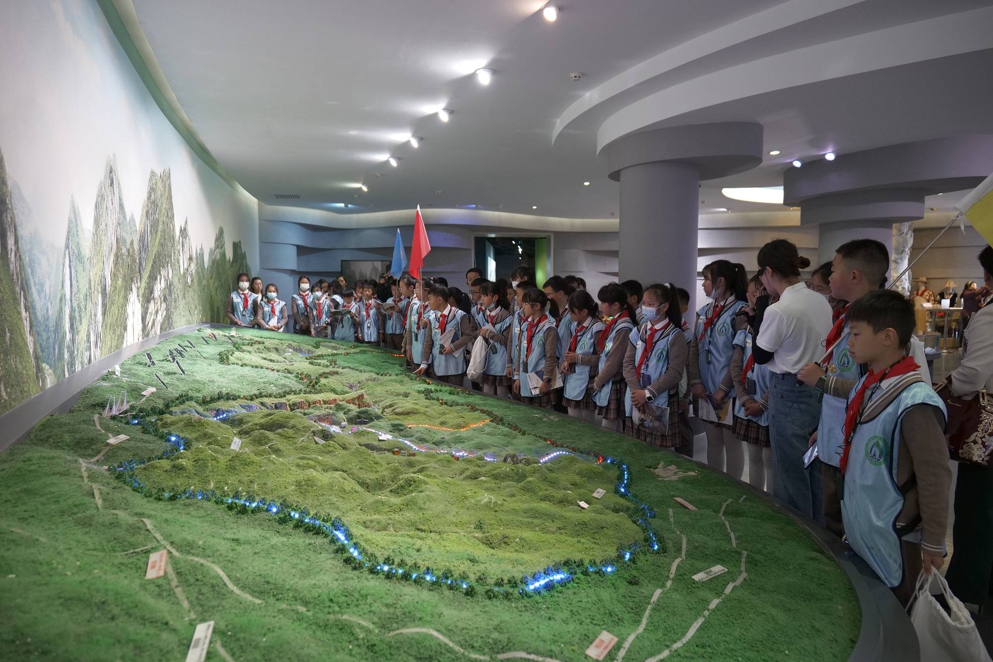 中國旅遊日織金洞研學基地正式揭牌