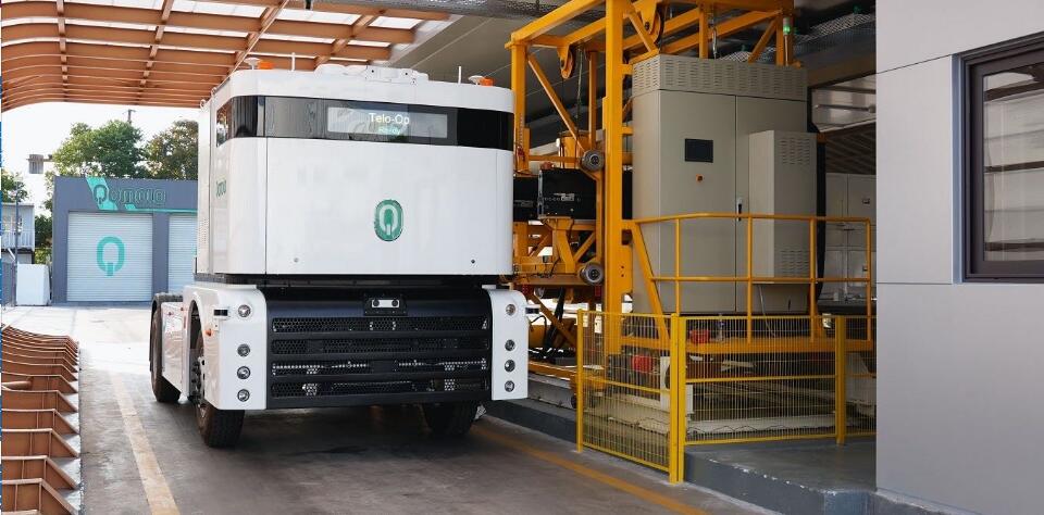 和記港口旗下與西井科技簽協議引入100台無人駕駛拖車