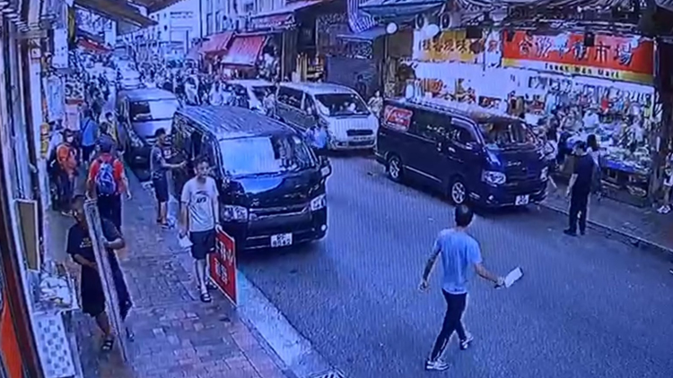 荃灣貨車男與菜檔爭執 買菜刀指嚇被警制服
