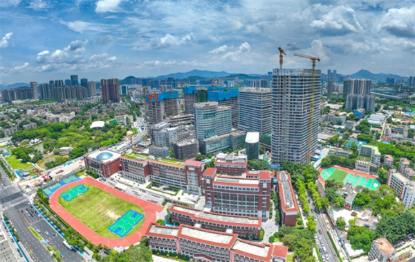 深圳寶安區人民醫院整體改造工程（二期）項目主體結構全面封頂
